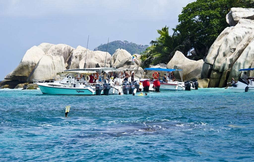 New Emerald Cove Hotel Baie Sainte Anne Luaran gambar