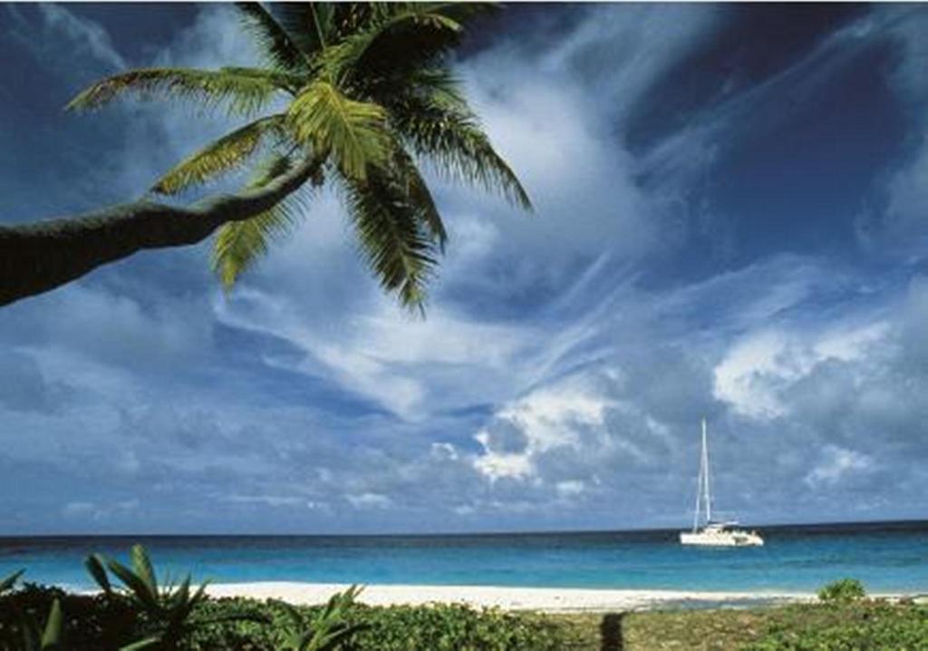 New Emerald Cove Hotel Baie Sainte Anne Luaran gambar